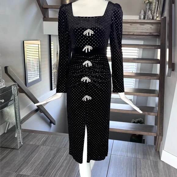New 🦢 High-End White Embroidered Eyelet V-Neck Dress - Picture 17 of 17